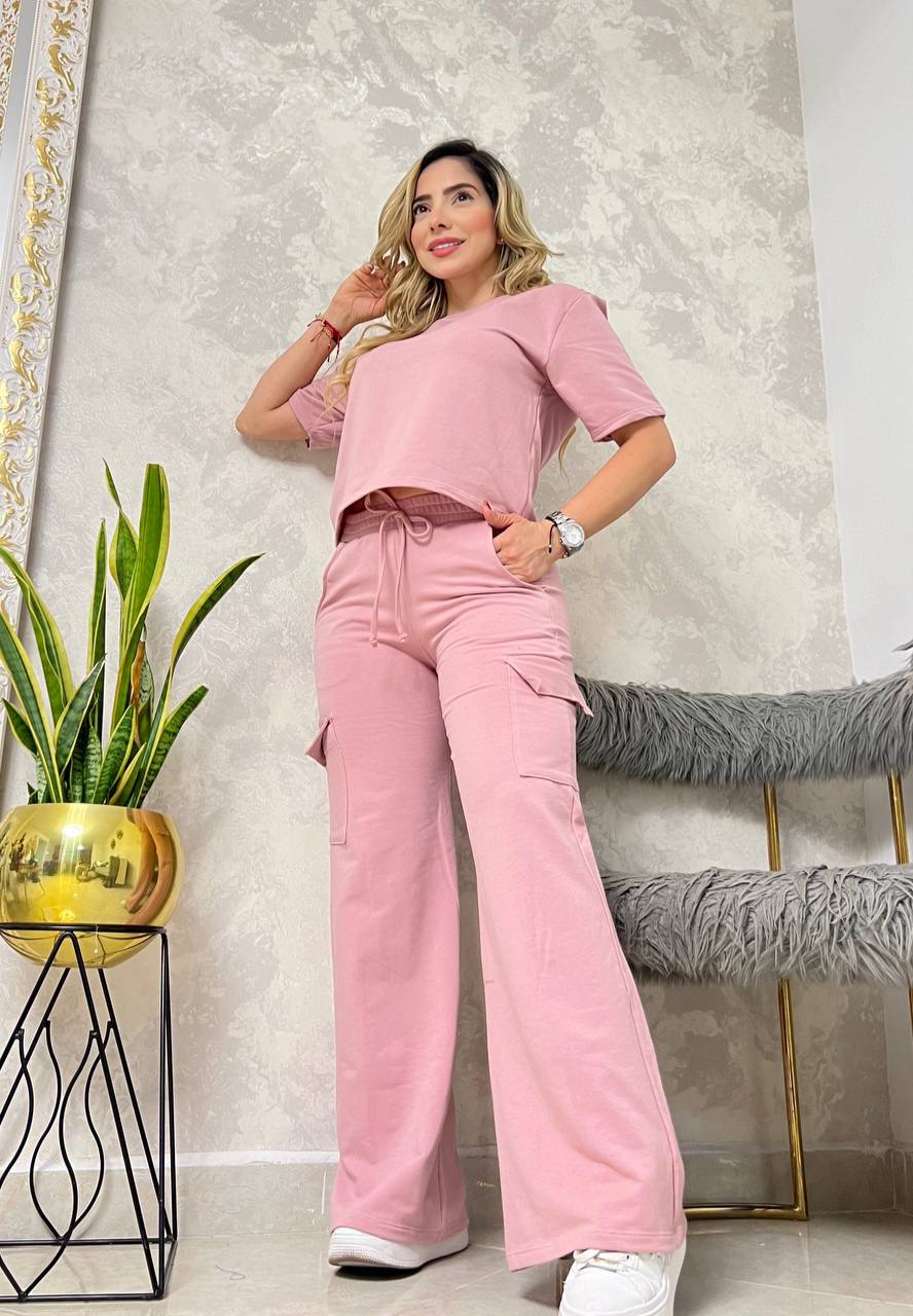 Conjunto blusón bota campana cargo