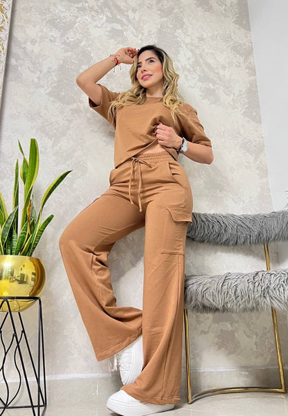 Conjunto blusón bota campana cargo