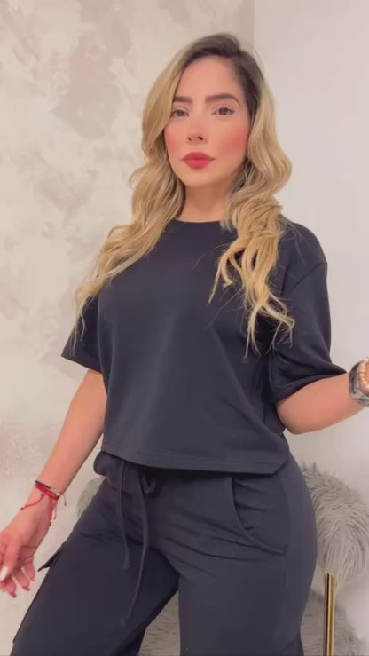 Conjunto blusón bota campana cargo